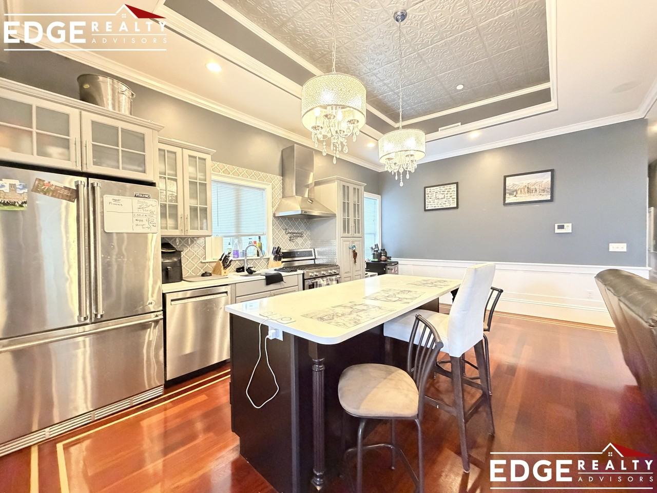 642 E 3rd St #3 - Photo 2 of 17