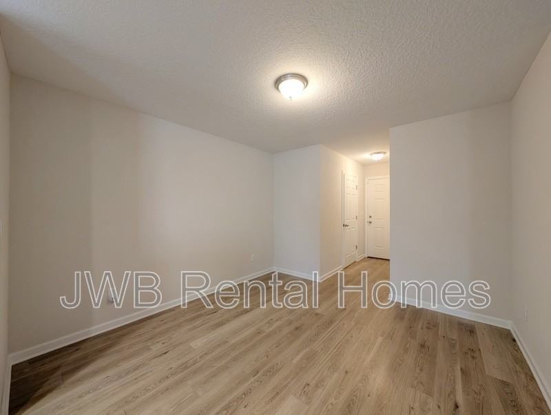 1360 Orton St - Photo 6 of 19