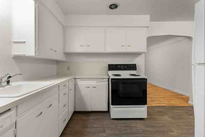 6614 E Burnside St - Photo 2 of 14