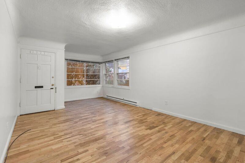 6614 E Burnside St - Photo 5 of 14