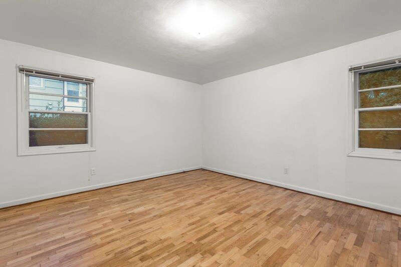 6614 E Burnside St - Photo 7 of 14