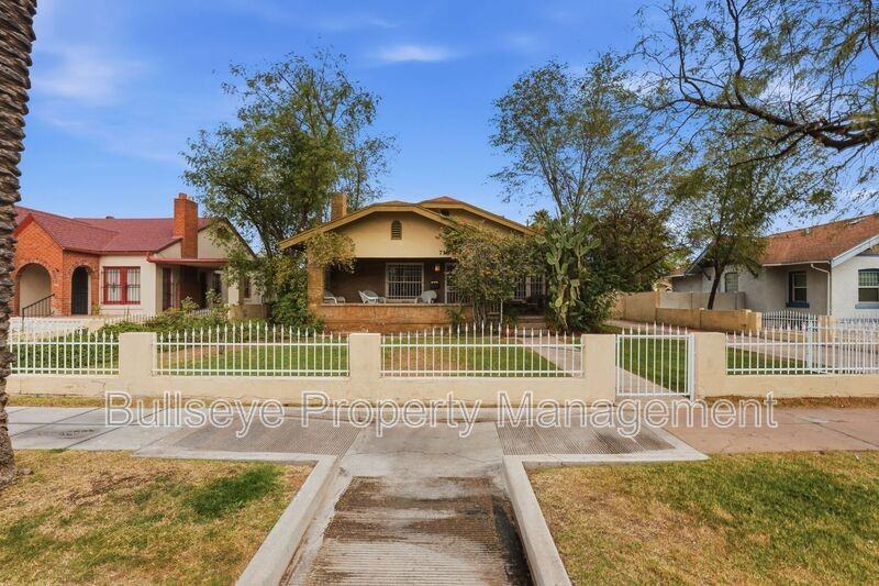 718 W Roosevelt St - Photo 2 of 38