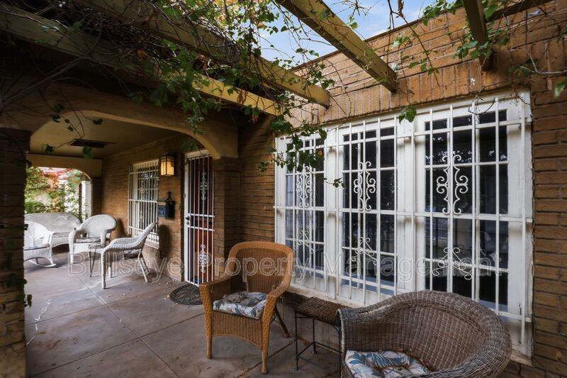 718 W Roosevelt St - Photo 4 of 38