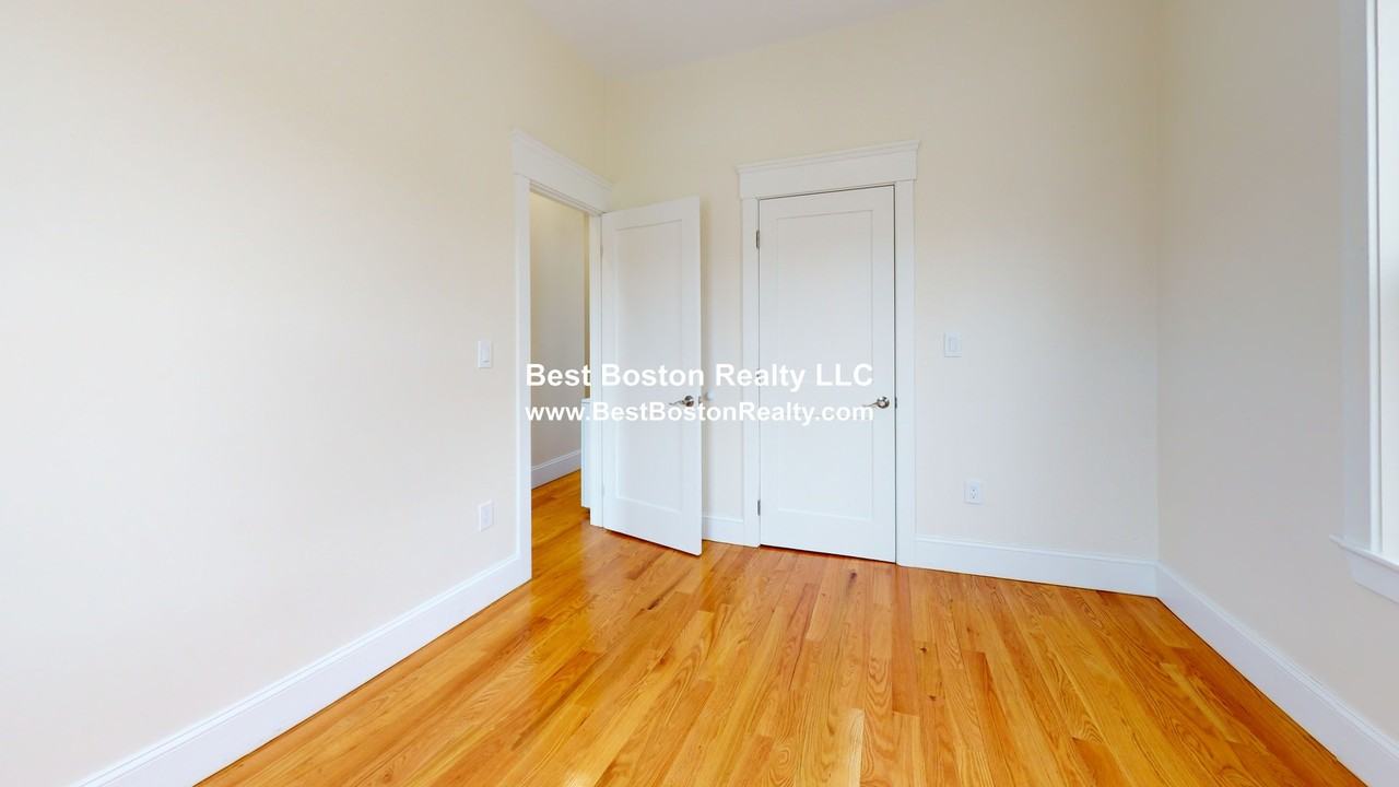 244 Somerville Ave - Photo 6 of 17