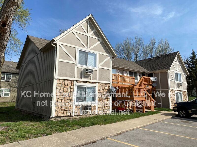 561 N Somerset Ter #D - Photo 2 of 18