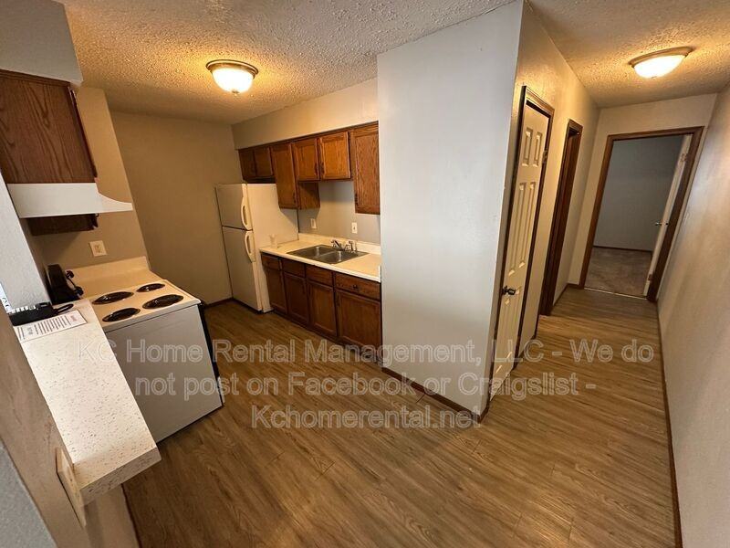 561 N Somerset Ter #D - Photo 3 of 18