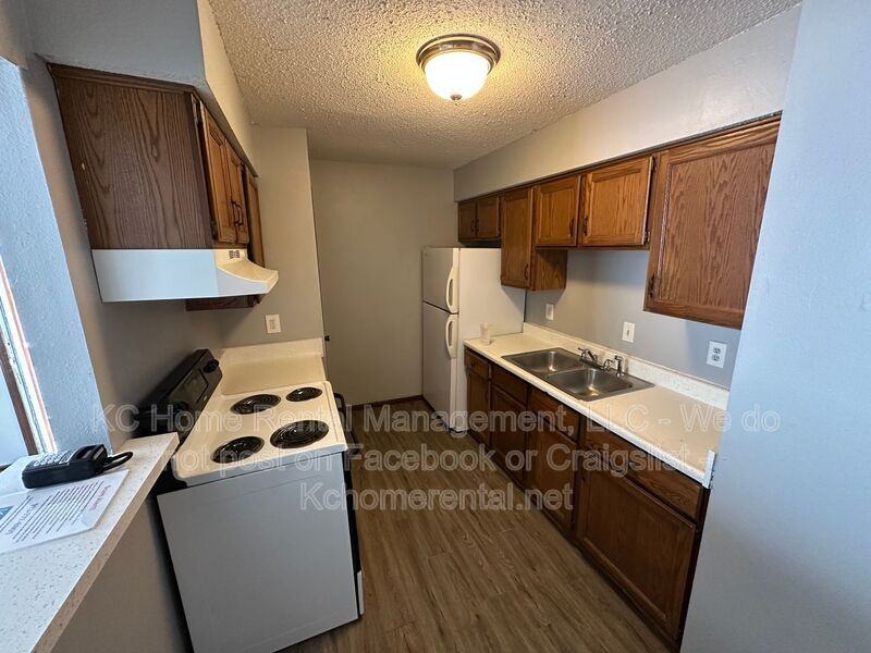 561 N Somerset Ter #D - Photo 4 of 18