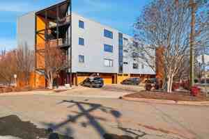 featured image of 211 Cream St #202