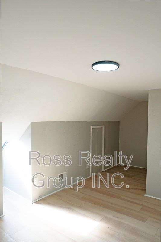 1148 Earl St - Photo 6 of 11