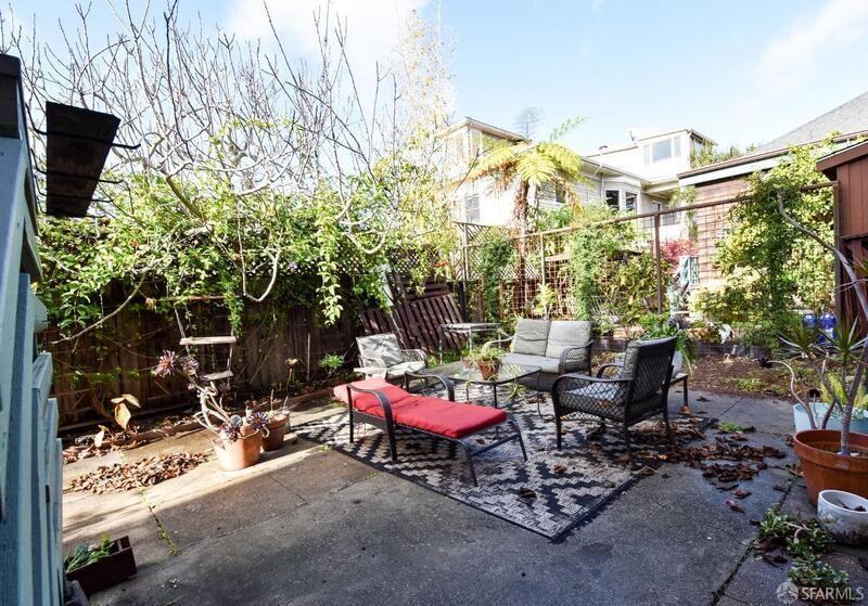 652 65th St - Photo 3 of 12