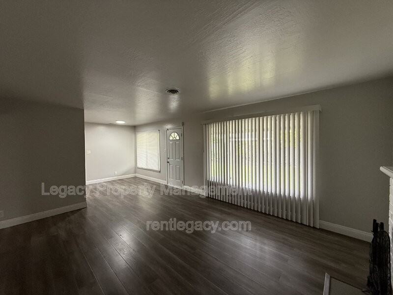 2013 Edison Ave - Photo 6 of 21