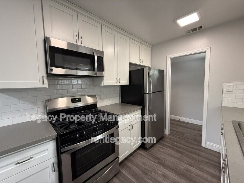 2013 Edison Ave - Photo 7 of 21