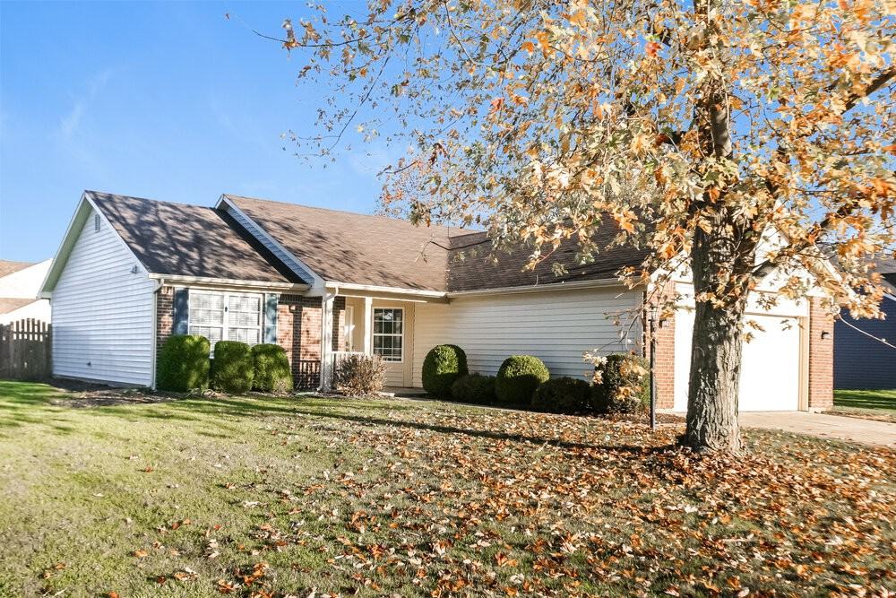 6566 Crossbridge Dr - Photo 3 of 16