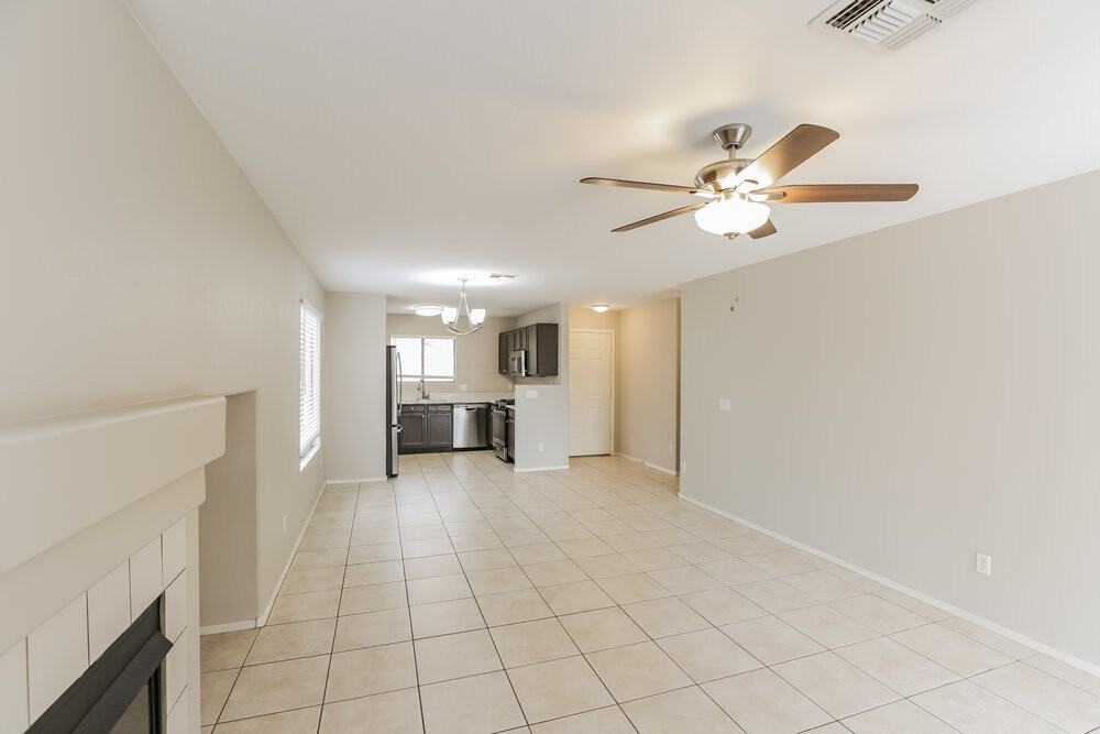 16083 W Monroe St - Photo 4 of 16