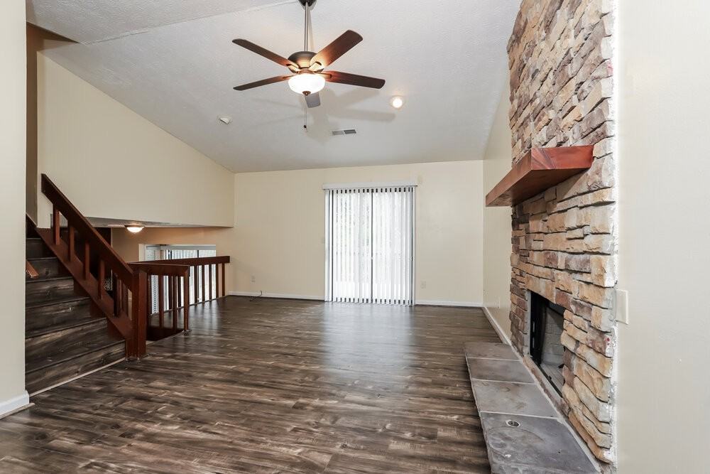 496 Jaywood Dr - Photo 5 of 18