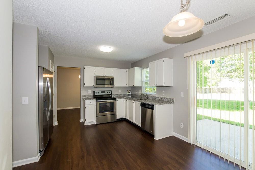 8411 Forwood Ct - Photo 7 of 29