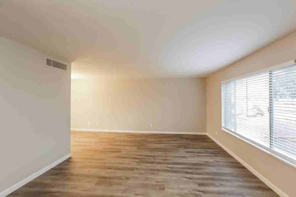 1635 E Apollo Rd - Photo 5 of 18