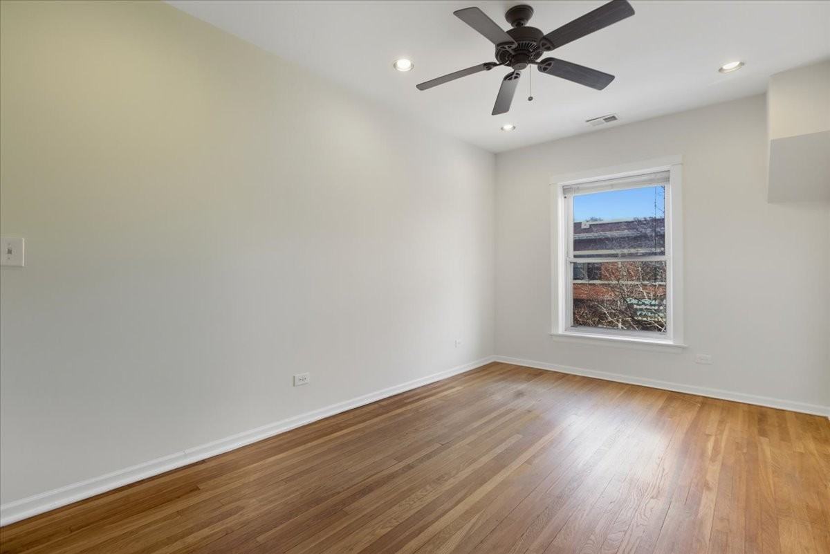 4643 N Rockwell St #2F - Photo 5 of 10