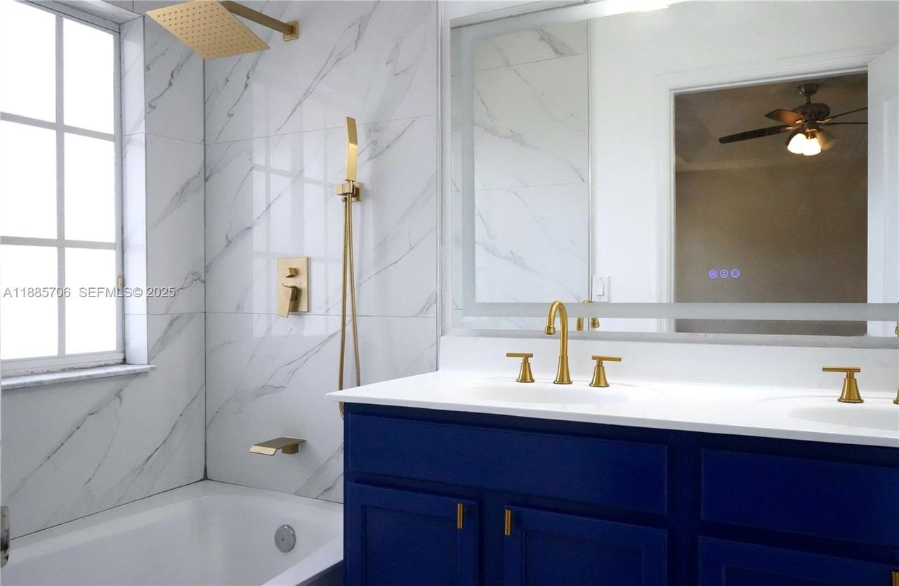 14050 Southwest 272nd Street - Photo 4 of 21