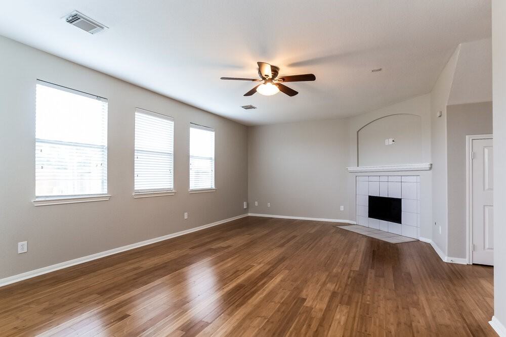 15811 Granite Mountain Trl - Photo 3 of 17