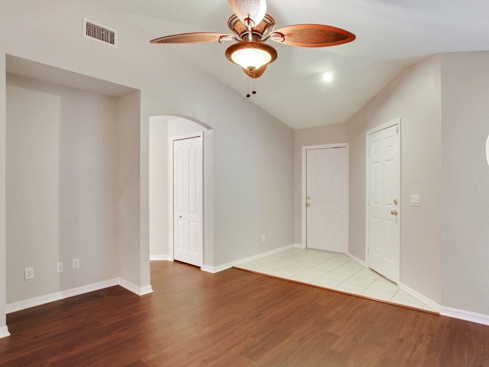 926 Lake Shore Ranch Dr - Photo 2 of 15