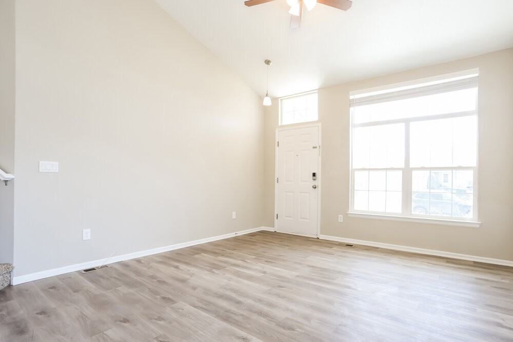 13103 Clayton Ct - Photo 5 of 18