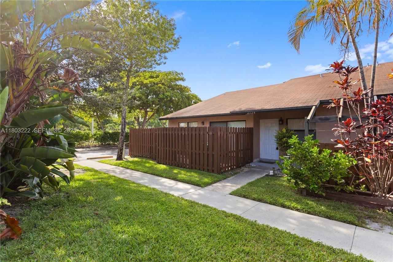 2734 North Nob Hill Road - Photo 6 of 9