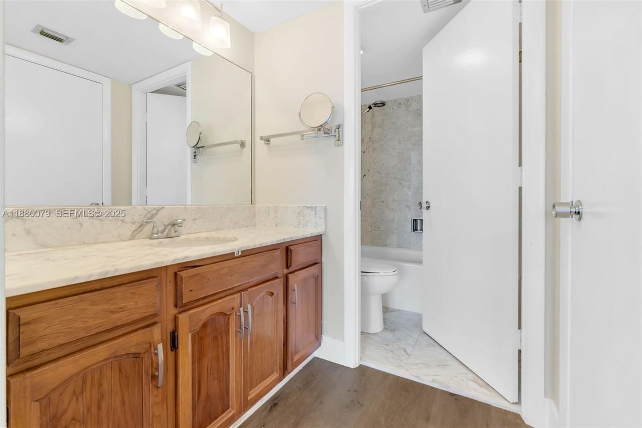 3200 Port Royale Drive North - Photo 6 of 21