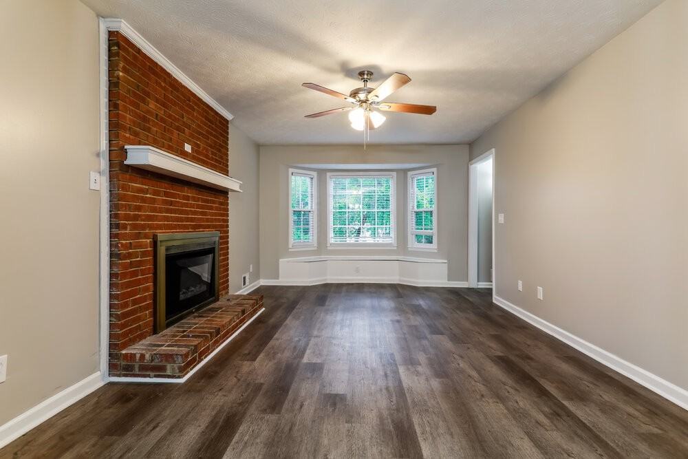 1212 Summit Links Ct - Photo 4 of 17