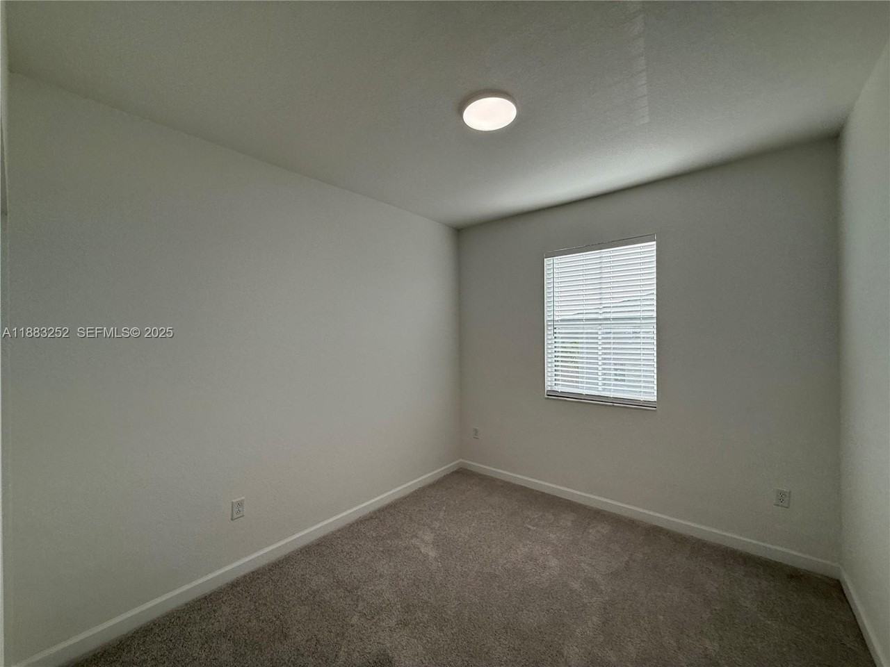 2844 Southeast 26th Street ##0 - Photo 5 of 14