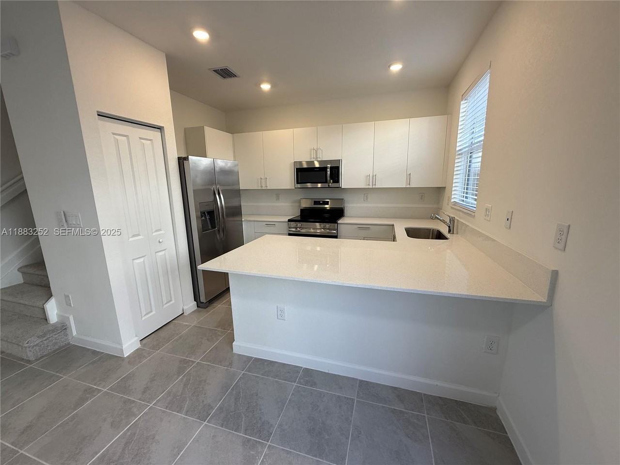 2844 Southeast 26th Street ##0 - Photo 7 of 14