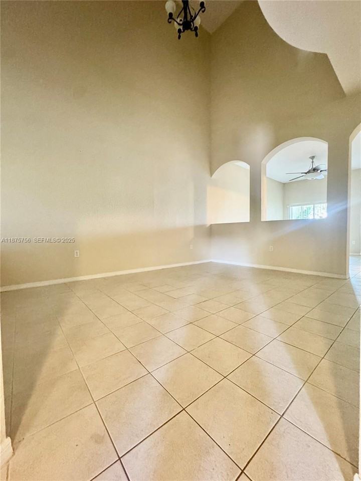 1980 Southeast 23rd Avenue - Photo 2 of 48