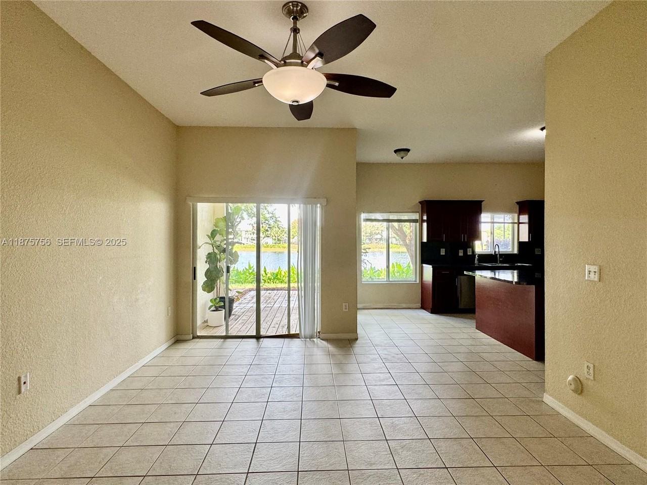 1980 Southeast 23rd Avenue - Photo 4 of 48