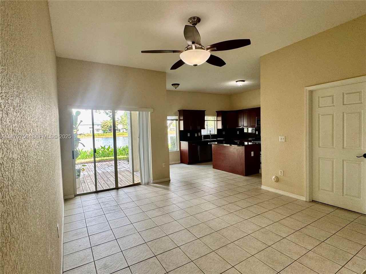 1980 Southeast 23rd Avenue - Photo 5 of 48