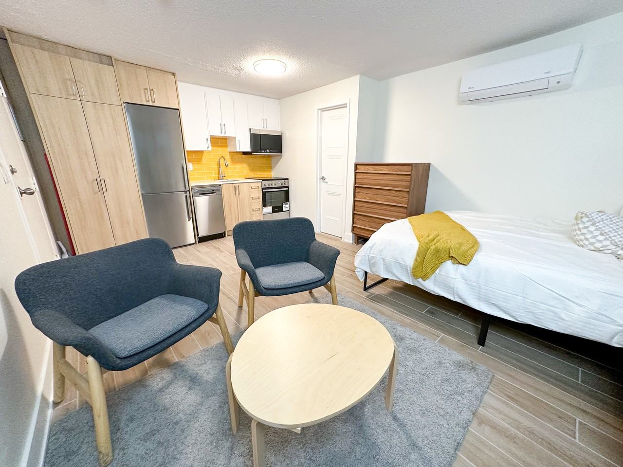 160 Dowling Ave - Photo 2 of 7