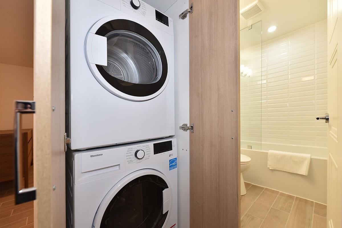 160 Dowling Ave - Photo 4 of 7