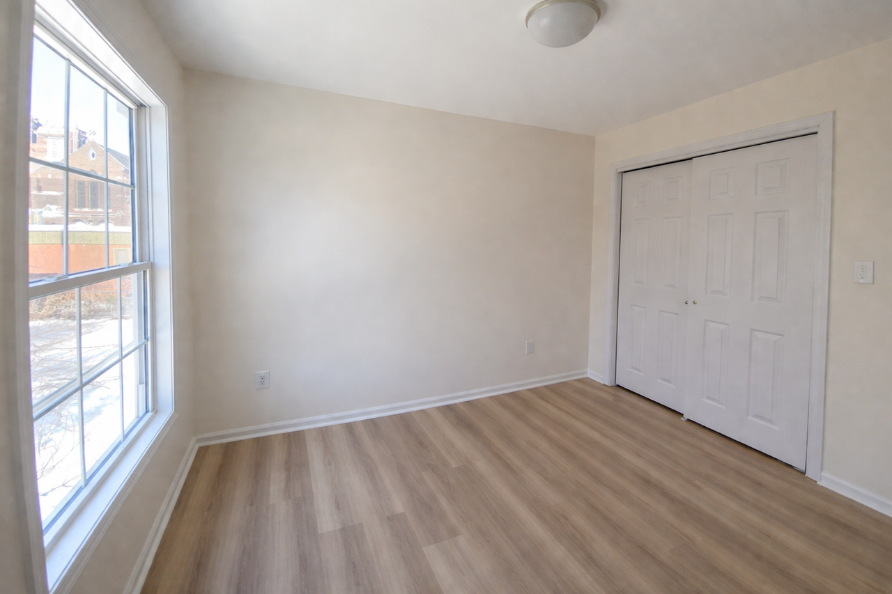 381 South 6th Street - Photo 6 of 7