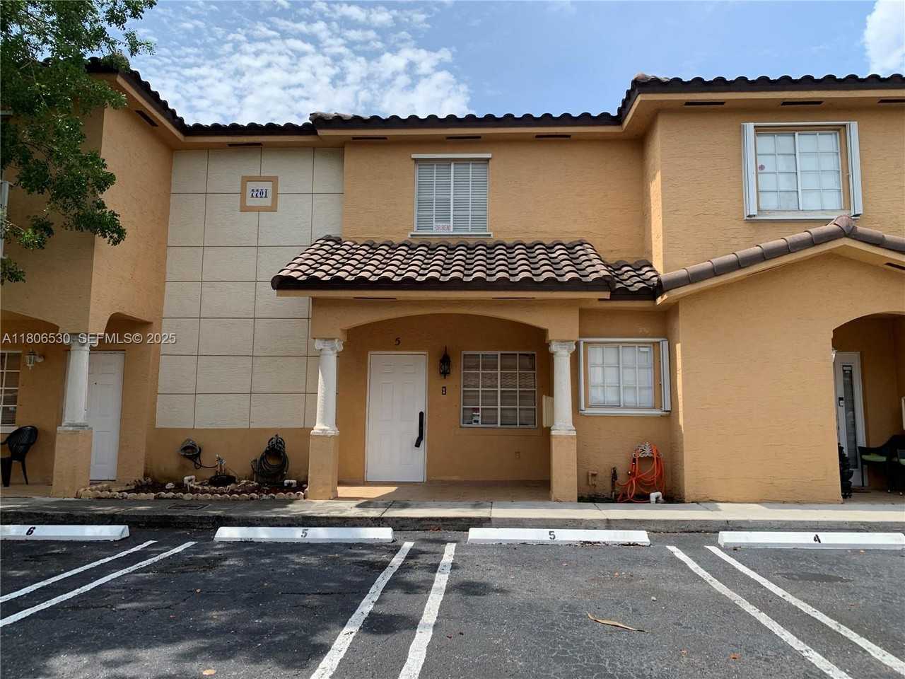 7701 West 36th Avenue ##5 - Photo 2 of 30