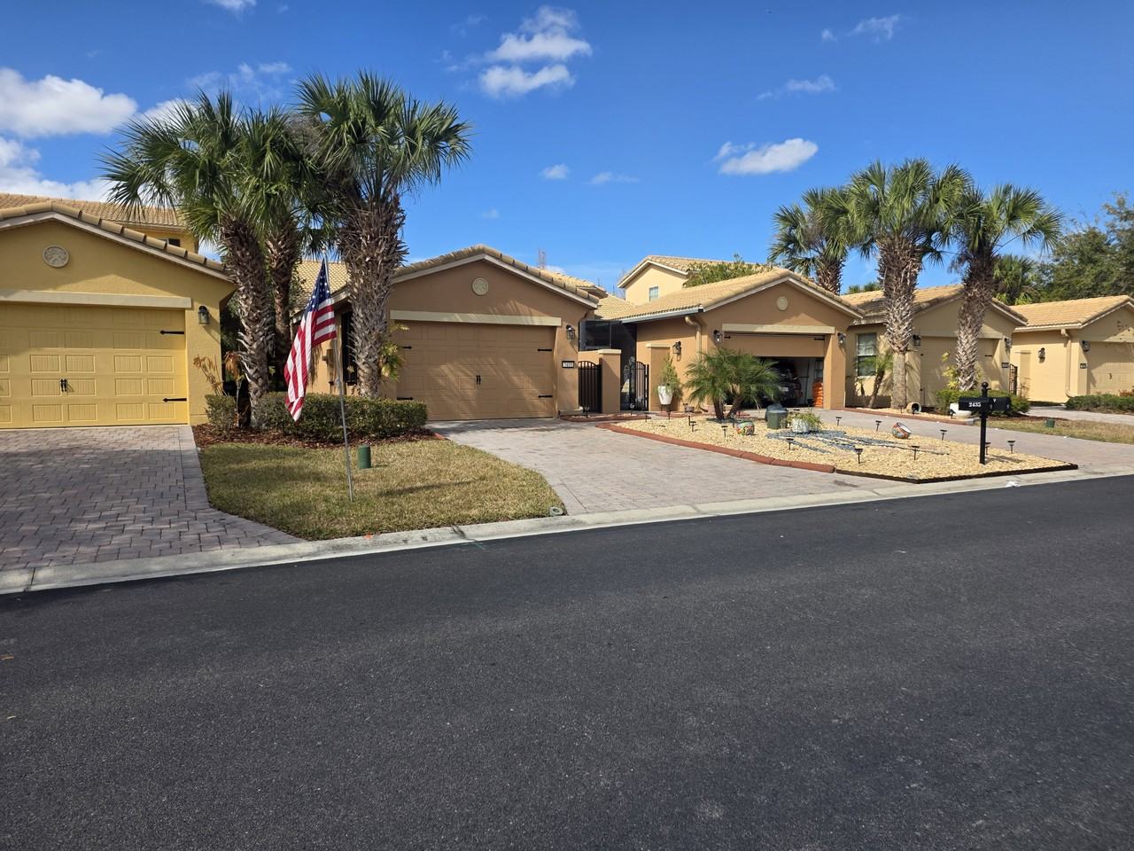 2435 Palm Tree Dr #1 - Photo 3 of 35