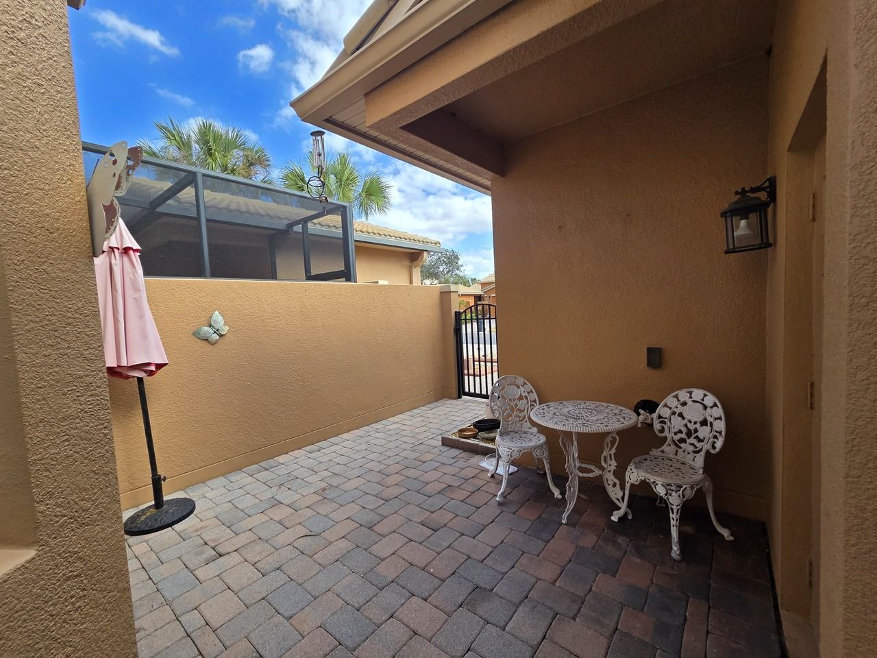 2435 Palm Tree Dr #1 - Photo 4 of 35