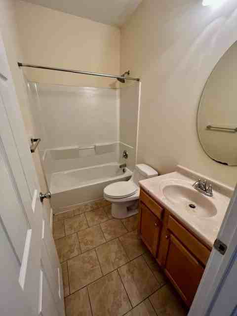 414 N 32nd St #B - Photo 5 of 12