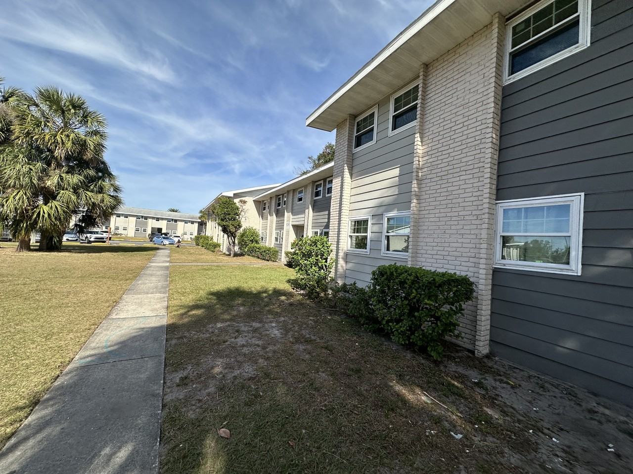 836 Sky Lake Cir #1 - Photo 4 of 22