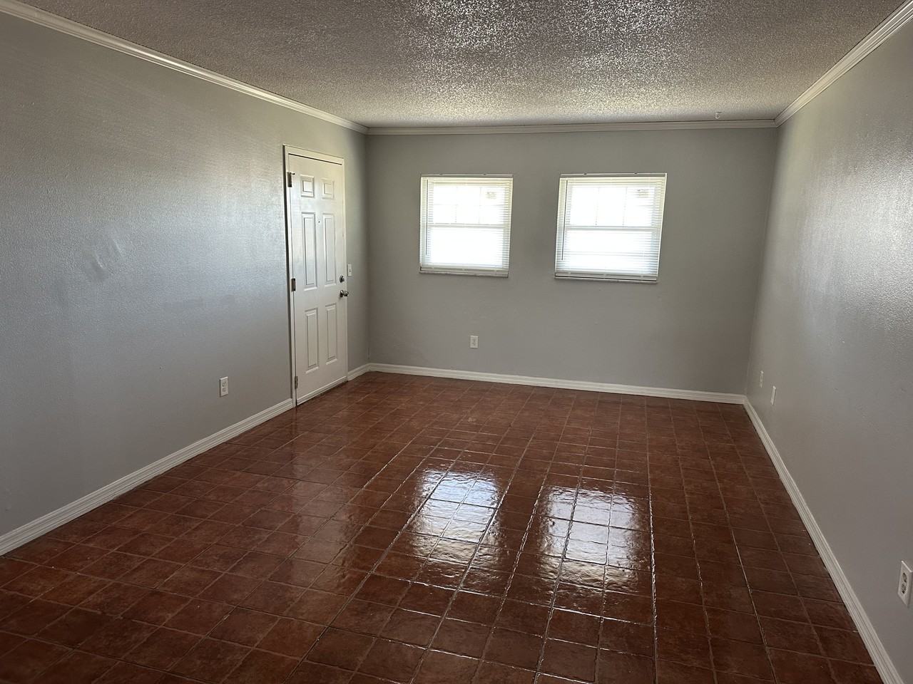 836 Sky Lake Cir #1 - Photo 7 of 22