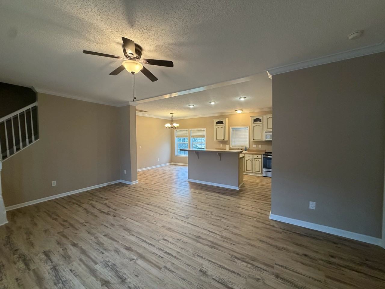 237 Lisbon Rd - Photo 6 of 35