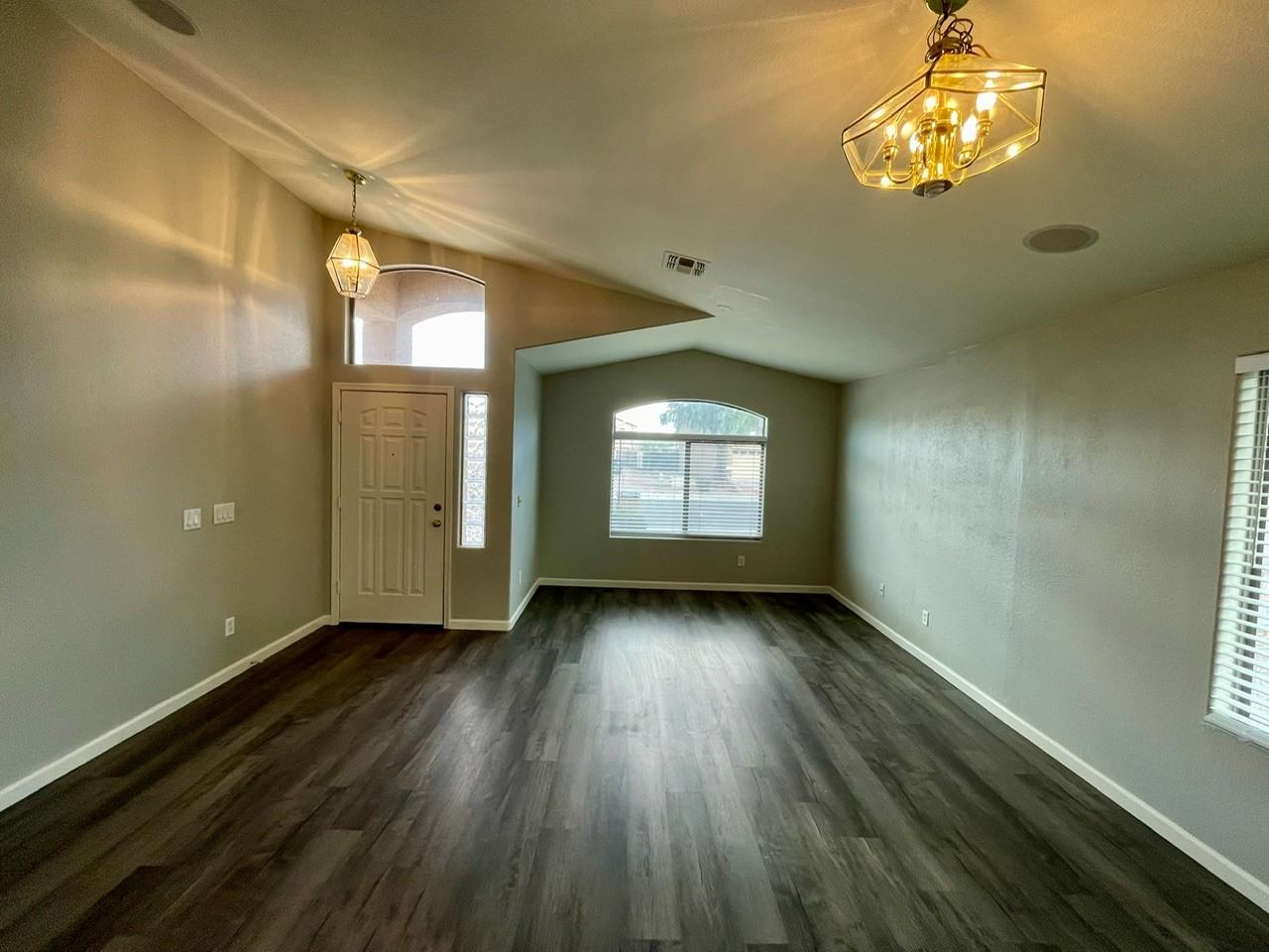 2134 S 160th Ln - Photo 4 of 29