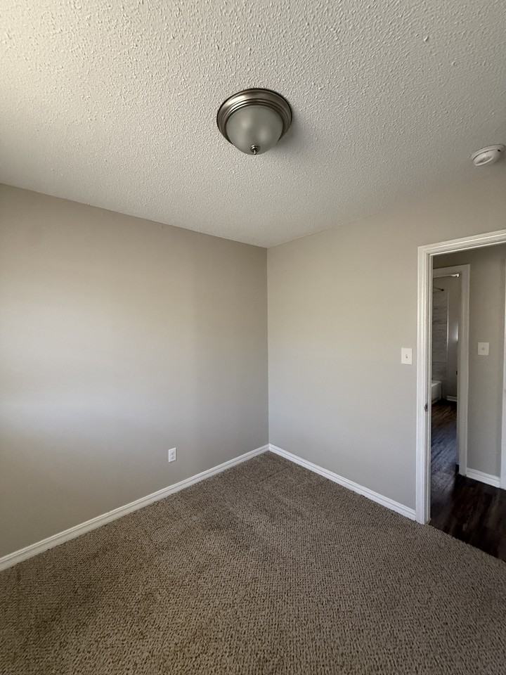 2609 Wyandotte Way - Photo 7 of 12