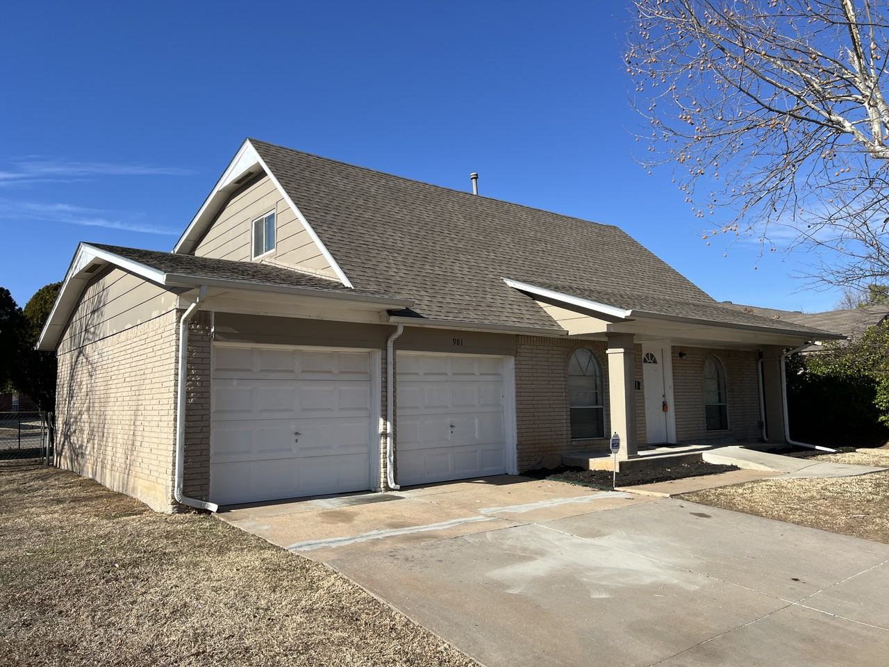 981 Nw 5th St - Photo 3 of 18