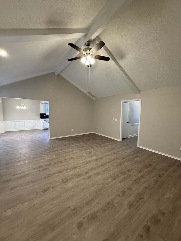 9805 Blue Bonnet Dr - Photo 5 of 19