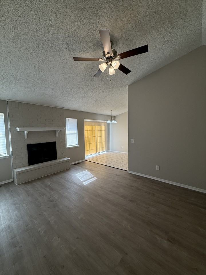 1720 Se 7th St - Photo 3 of 19