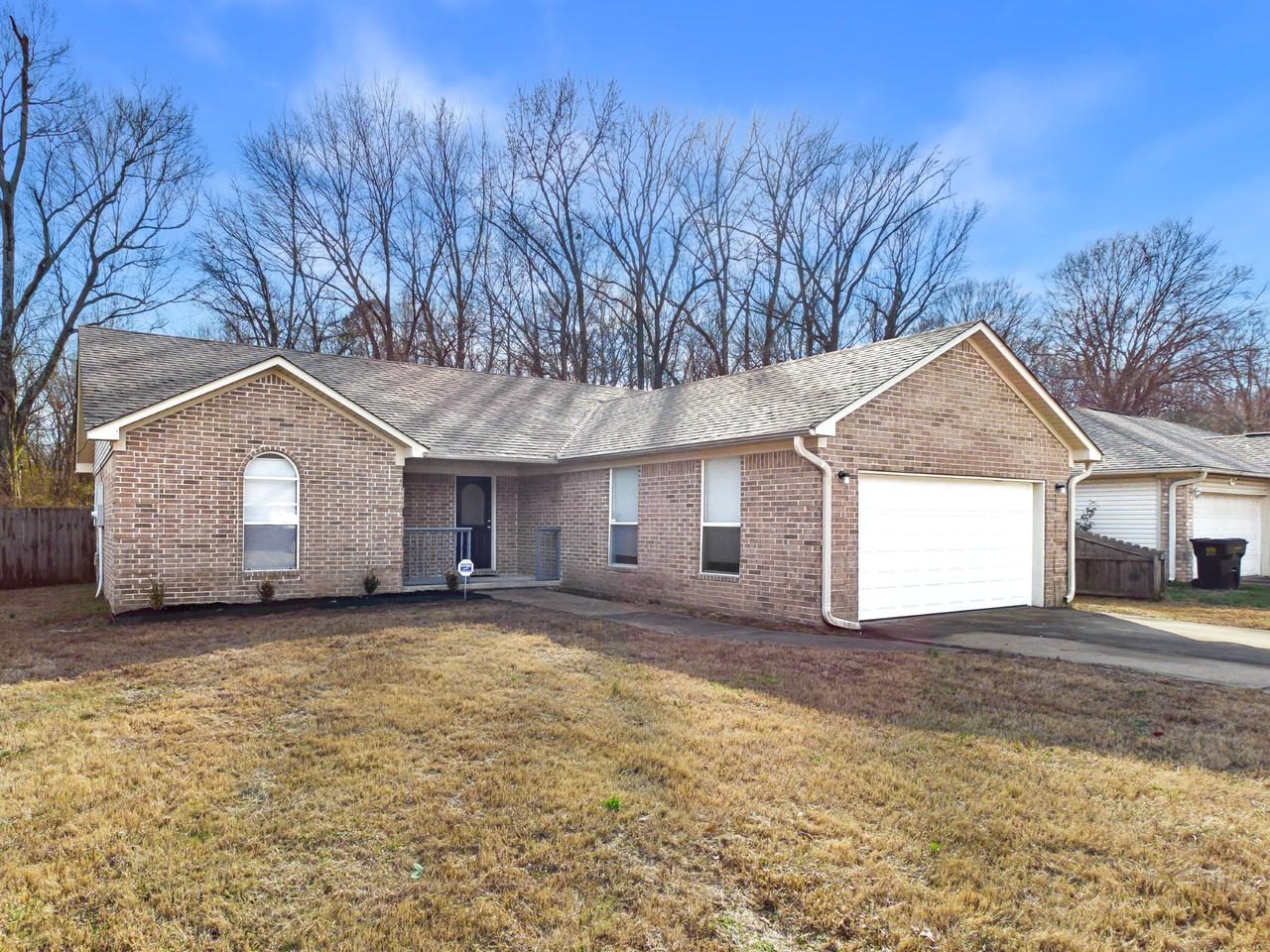 25 Shamsie Dr - Photo 2 of 17